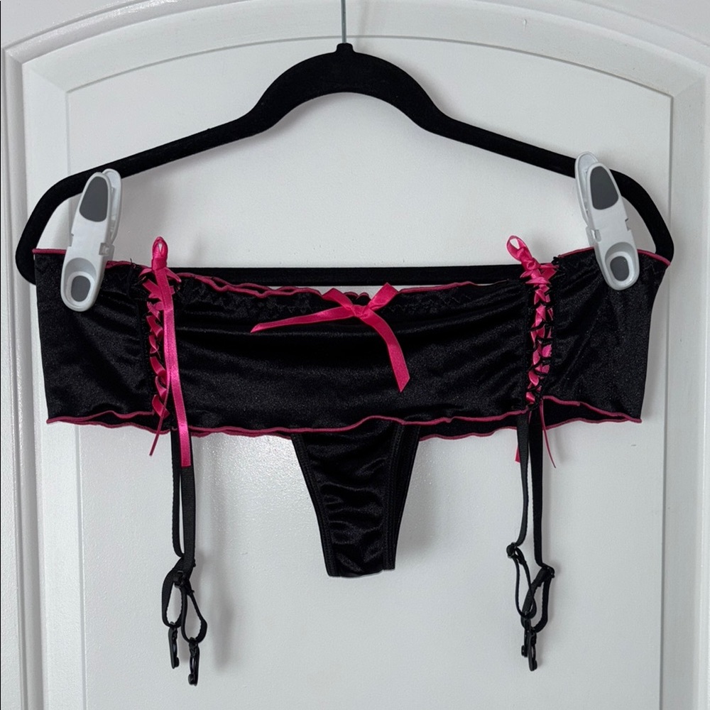 NWT garter belt panties one size satin bow